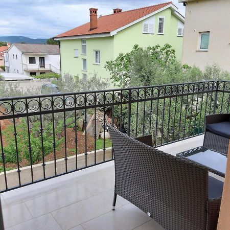 Apartments Leondori Krk Town Eksteriør bilde